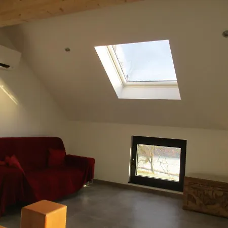 L'abri'gite Sous Les Arbres *